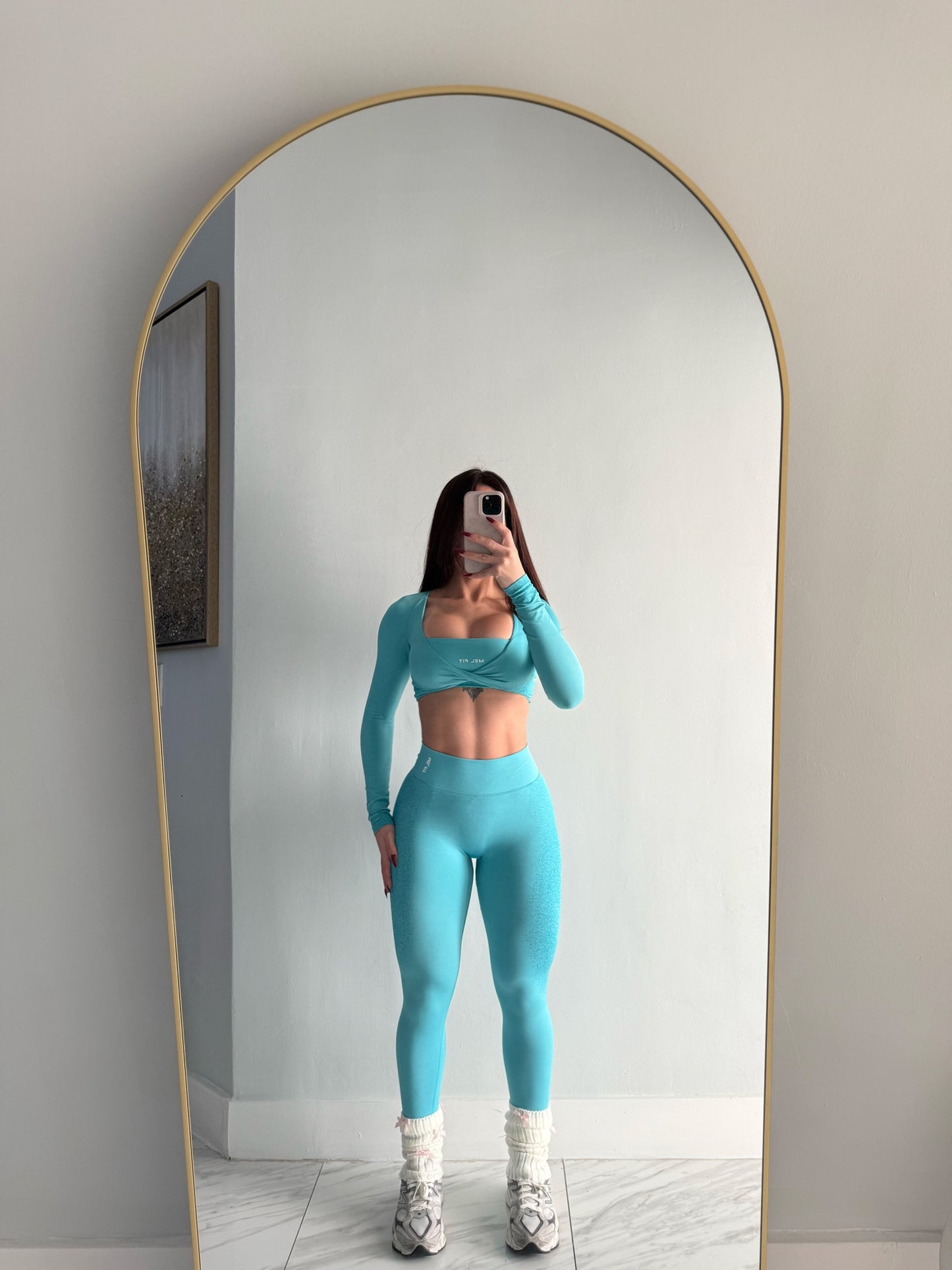 Mix & Match Set with Twist Long Sleeve & Strap Bra