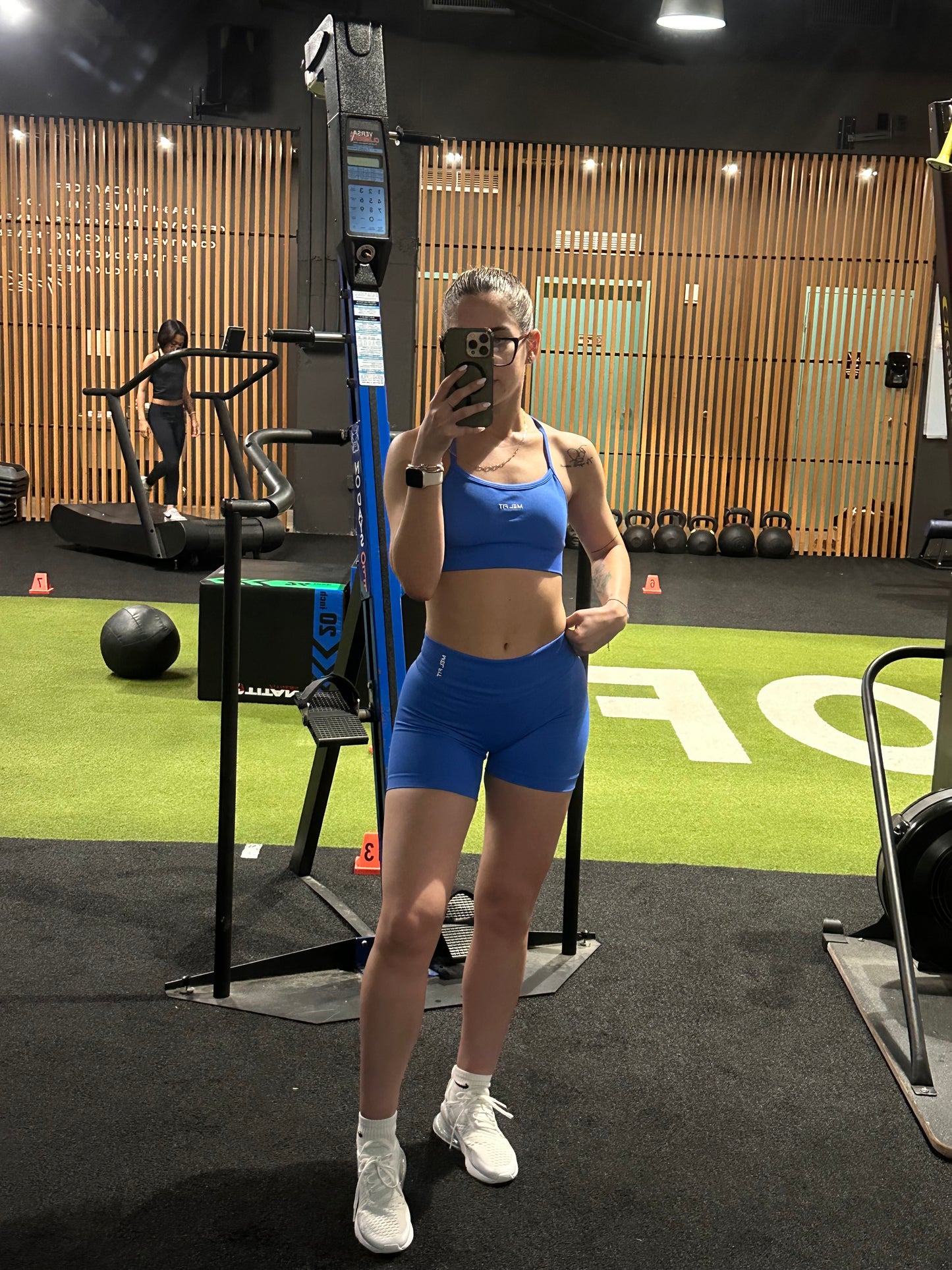 Dynamic Backless Sports Bra & shorts 4'5